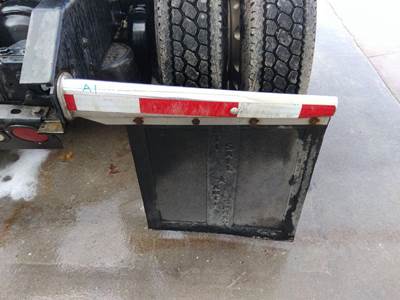 Kenworth T680 Right Mud Flap Hanger