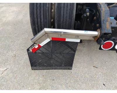 Kenworth T680 Left Mud Flap Hanger