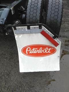 Peterbilt 579 Right Mud Flap Hanger