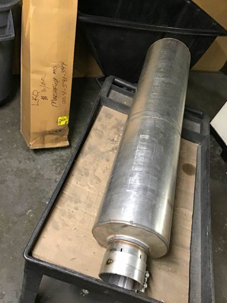 International Paystar 5600i Muffler for a International 5600I For Sale
