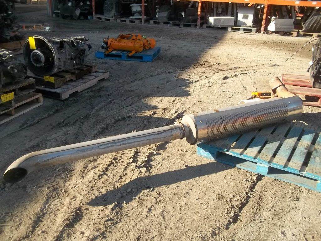 2002 Sterling A9500 Muffler For Sale Stockton, CA 2202516