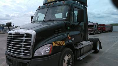 Freightliner Cascadia 113 Day Cab Truck