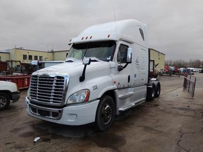 Freightliner Cascadia 125 Sleeper Semi Truck