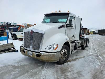 Kenworth T680 Day Cab Truck