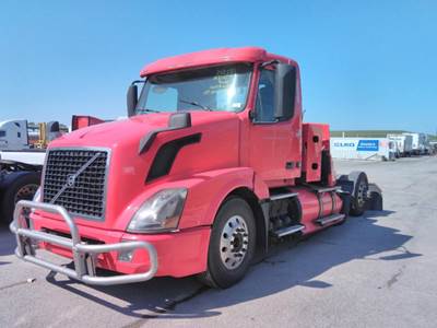 Volvo VNL Day Cab Truck