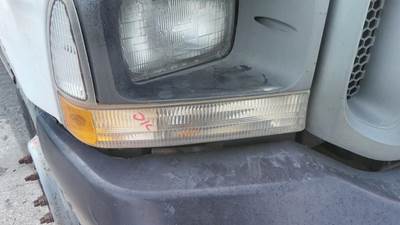 Ford F-550 Right Parking Lamp / Turn Signal for a Ford F550SD (SUPER DUTY)