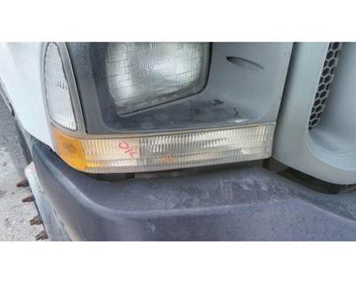 Ford F-550 Right Parking Lamp / Turn Signal for a Ford F550SD (SUPER DUTY)