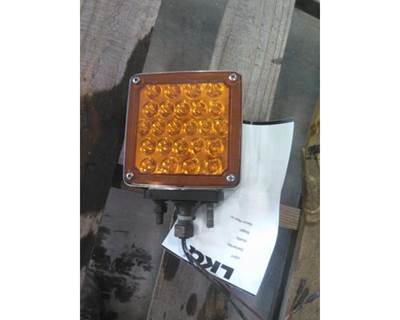 Freightliner FLD132 Classic XL Right Hood-Mounted Parking Lamp / Turn Signal