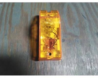 Universal Parking Lamp / Turn Signal, Part # MDL 22 S