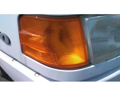 Used 2003 Volvo VNL Right Turn Signal Lens