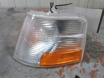 Volvo VNM Right Parking Lamp / Turn Signal