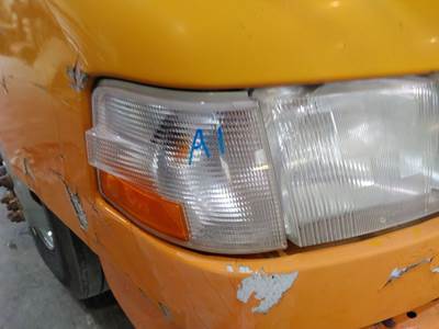 Volvo VNM Right Parking Lamp / Turn Signal
