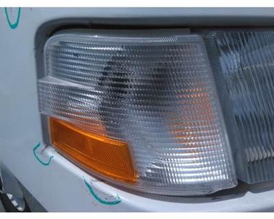Volvo VNM Right Parking Lamp / Turn Signal