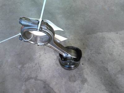 Detroit DD15 Piston / Rod