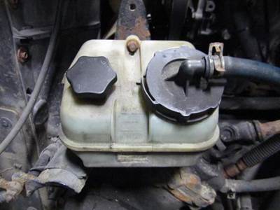 Freightliner 114SD Power Steering Reservoir