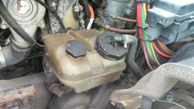 Freightliner Cascadia 113 Power Steering Reservoir