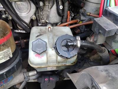 Freightliner Cascadia 113 Left Power Steering Reservoir