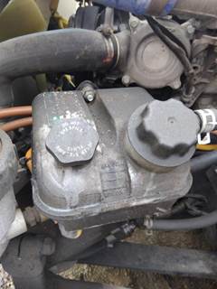 Freightliner Cascadia 113 Power Steering Reservoir