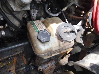 Freightliner Cascadia 113 Power Steering Reservoir