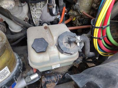 Freightliner Cascadia 113 Power Steering Reservoir