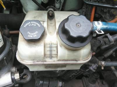 Freightliner Cascadia 125 Left Power Steering Reservoir