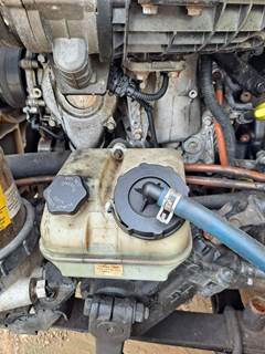 Freightliner Cascadia 125 Power Steering Reservoir