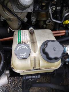Freightliner Cascadia 125 Left Power Steering Reservoir
