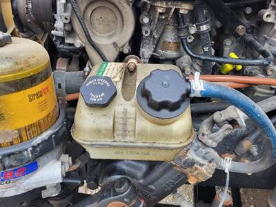 Freightliner Cascadia 125 Power Steering Reservoir