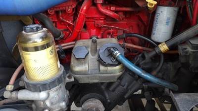 Freightliner Cascadia 125 Power Steering Reservoir