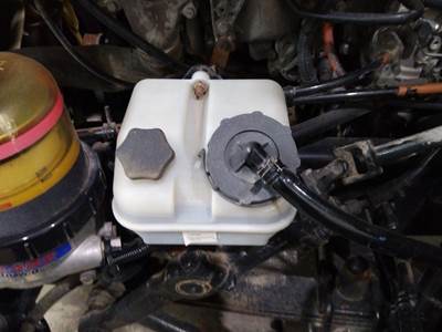 Freightliner Cascadia 125 Power Steering Reservoir