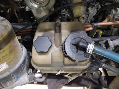 Freightliner Cascadia 125 Left Power Steering Reservoir