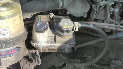 Freightliner Cascadia 126 Left Power Steering Reservoir