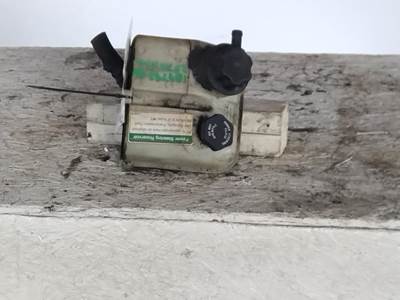 Freightliner Cascadia 126 Power Steering Reservoir