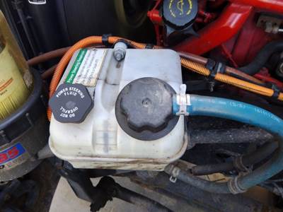 Freightliner Cascadia 126 Power Steering Reservoir