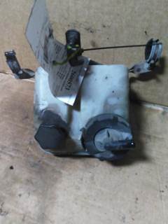 Freightliner Century Class 120 Left Power Steering Reservoir for a Freightliner CENTURY 120