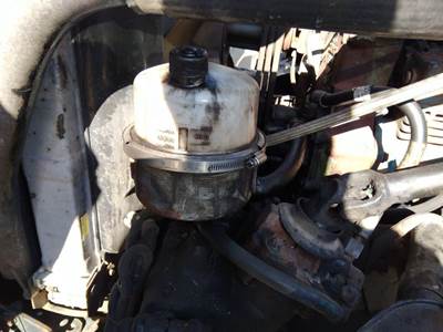 Freightliner Century Class 120 Left Power Steering Reservoir for a Freightliner CENTURY 120