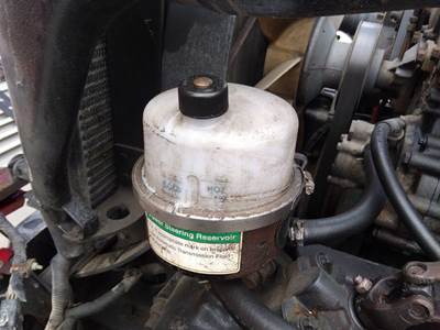 Freightliner Century Class 120 Left Power Steering Reservoir for a Freightliner CENTURY 120