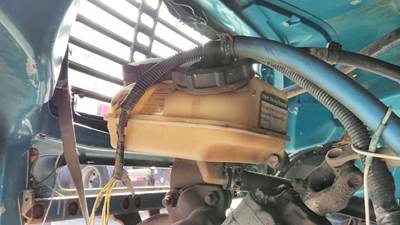 Freightliner Columbia 120 Power Steering Reservoir