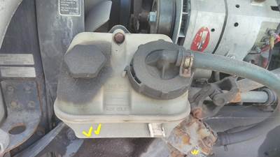 Freightliner Columbia 120 Left Power Steering Reservoir