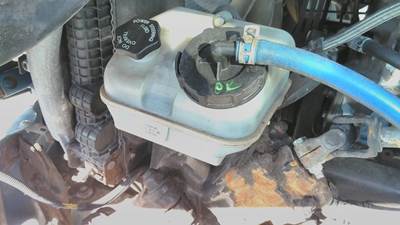 Freightliner Columbia 120 Left Power Steering Reservoir