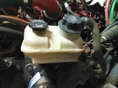 Freightliner M2 106 Left Power Steering Reservoir