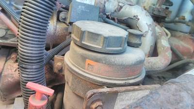 Mack Pinnacle CXU612 Left Power Steering Reservoir for a Mack CXU612