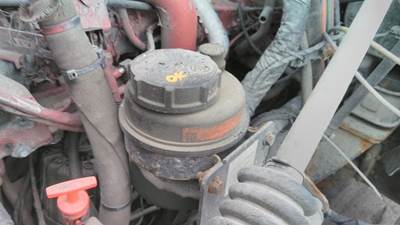 Mack Pinnacle CXU612 Left Power Steering Reservoir for a Mack CXU612