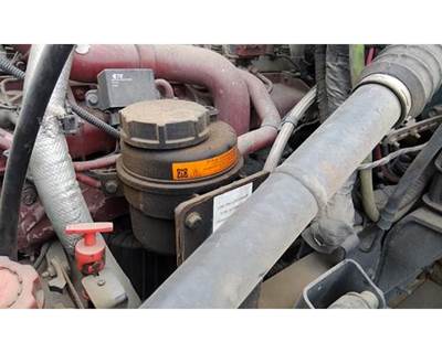 Mack Pinnacle CXU612 Left Power Steering Reservoir for a Mack CXU612