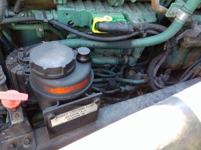 Volvo VNL Power Steering Reservoir