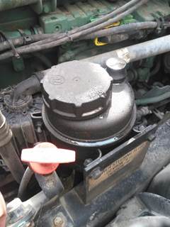 Volvo VNL Power Steering Reservoir