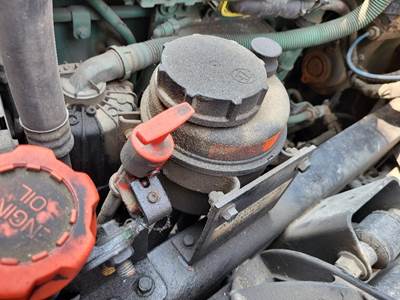 Volvo VNL Power Steering Reservoir