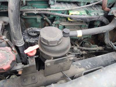Volvo VNL Power Steering Reservoir