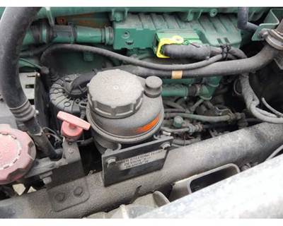 Volvo VNL Power Steering Reservoir