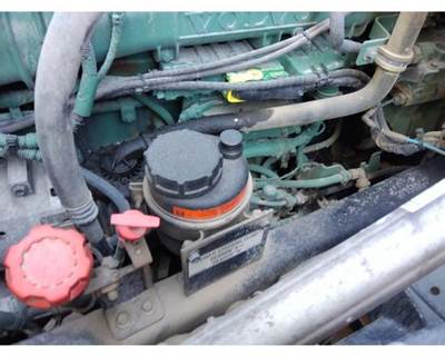 Volvo VNL Power Steering Reservoir